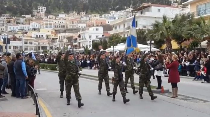 Ανατριχίλα: «Περνάει ο στρατός» στην παρέλαση για την 7η Μαρτίου στην Κάλυμνο – (video)